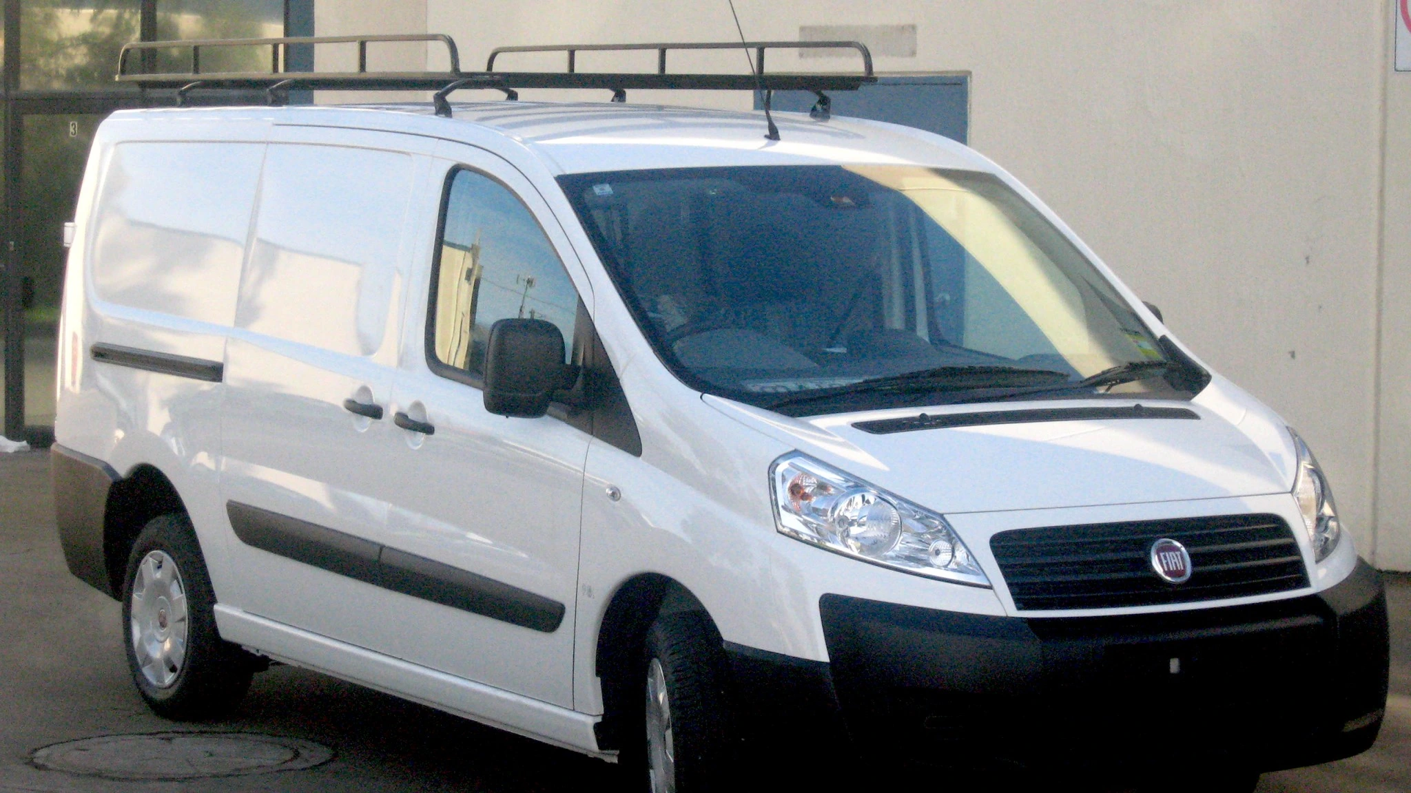 Fiat-Scudo-with-a-Commercial-Max-roof-rack-fitted