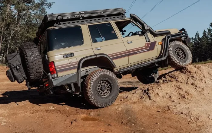 Weekend Camping Setup with a Roof Rack – Essentials Checklist